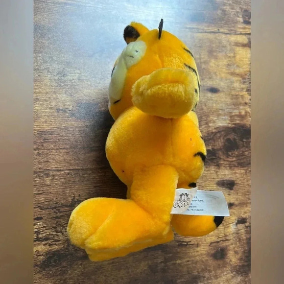 VTG: Garfield | Play-By-Play plush animal/stuffed animal. 
C - Picture 10 of 12